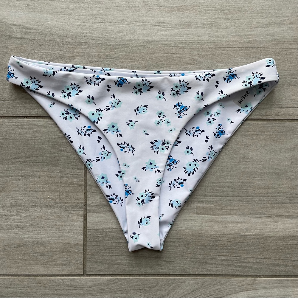 SHEIN Floral Ruffle Bikini Set - Size Medium - Picture 7 of 10